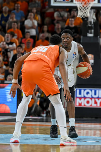 1个篮板 1个篮板