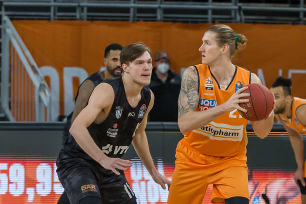 涌现出新星 涌现出新星