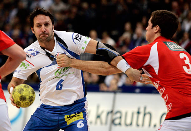 疑是如虎添 疑是如虎添