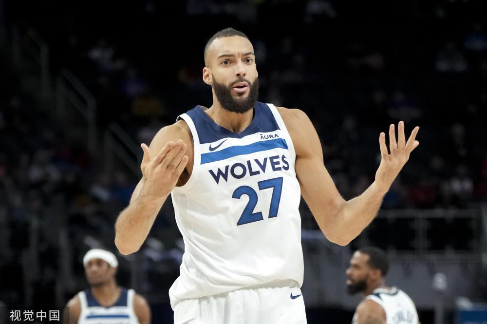 平的年轻一 平的年轻一